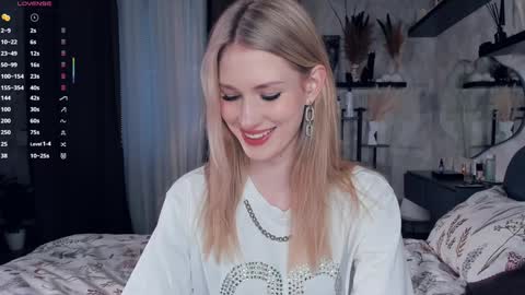 Snapshot of one_1ove chatting on November 2025 10:56:02 AM Ana online show from November 2025 10:56:02 AM