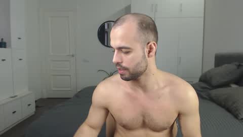 onebestlover online show from February 2025 11:53:01 AM