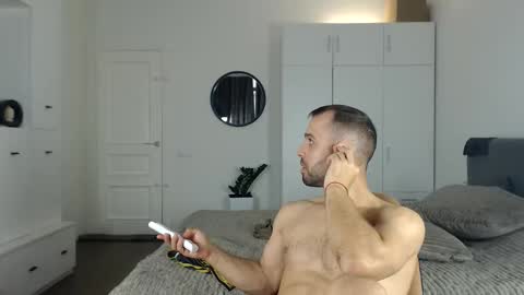 onebestlover online show from October 2025 07:42:02 AM