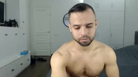 onebestlover online show from April 2026 06:19:01 AM