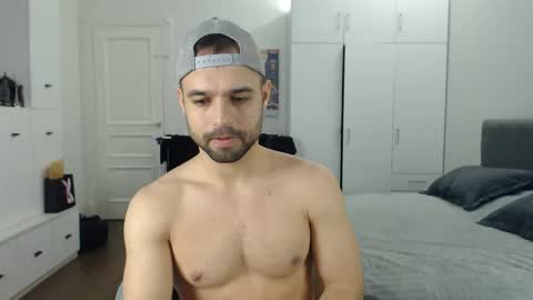 Snapshot of onebestlover chatting on June 2026 07:57:01 AM onebestlover online show from June 2026 07:57:01 AM