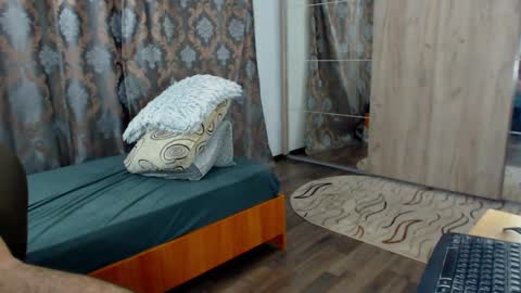 Snapshot of oneboy1x1 chatting on November 2025 05:43:01 AM oneboy1x1 online show from November 2025 05:43:01 AM