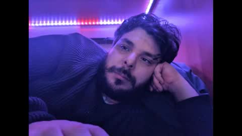 onecrew1 online show from October 2025 07:14:02 PM