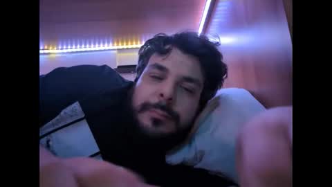 onecrew1 online show from November 2025 11:48:01 PM