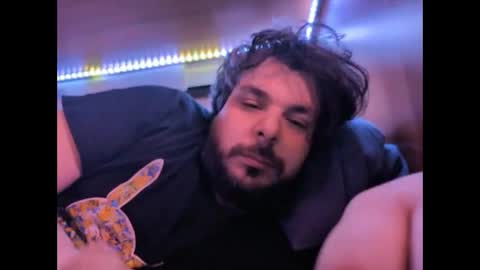 onecrew1 online show from April 2026 01:41:01 PM