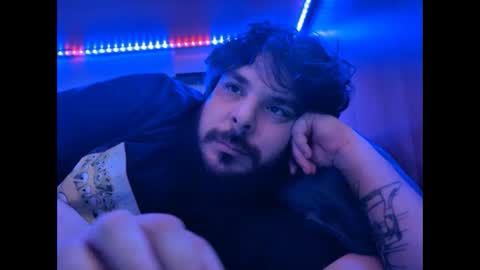 onecrew1 online show from April 2026 12:09:02 PM