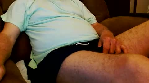 Snapshot of onehanglow chatting on May 2026 01:11:01 AM Butch online show from May 2026 01:11:01 AM