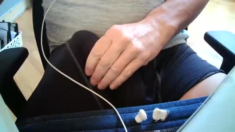 Snapshot of oneluckyguy47 chatting on November 2025 02:23:01 PM oneluckyguy47 online show from November 2025 02:23:01 PM