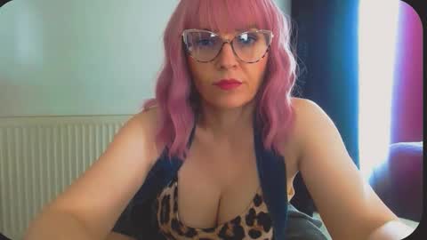 Nicol online show from April 2026 10:51:01 AM