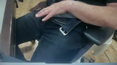 onlocationnyc online show from October 2025 12:49:02 AM