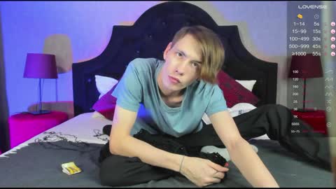 Erick  online show from February 2025 09:28:01 PM