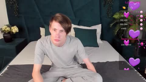 Erick  online show from February 2025 08:47:01 PM