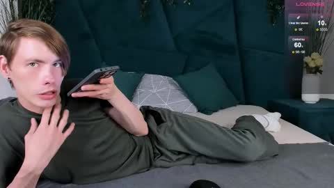 Erick  online show from September 2025 06:03:01 AM