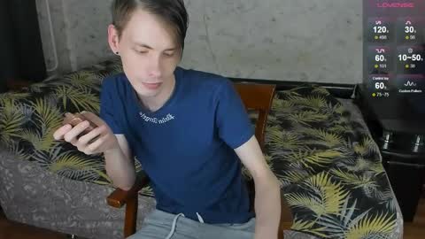 Snapshot of only_eric chatting on April 2026 09:18:01 AM Erick online show from April 2026 09:18:01 AM