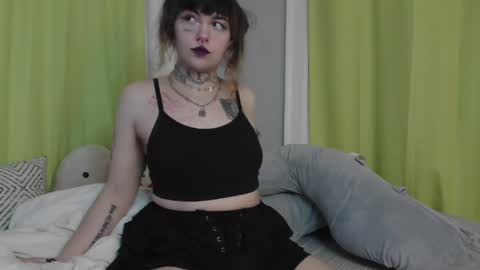 onyx_black666 online show from April 2026 06:33:01 AM