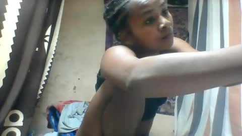 oooozafiette online show from July 2026 09:35:01 AM