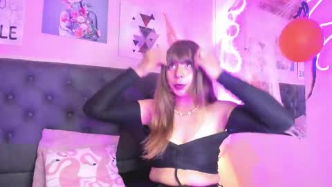 ophelune online show from October 2025 12:16:01 PM