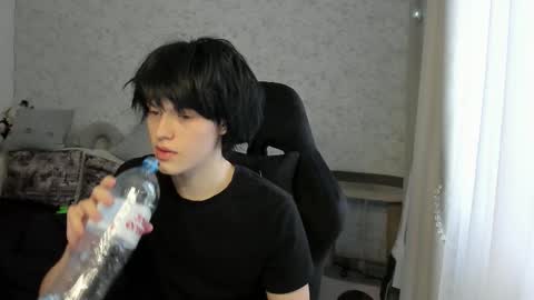 Snapshot of opiunarium chatting on January 2026 12:11:01 PM Bella and John online show from January 2026 12:11:01 PM