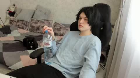 Snapshot of opiunarium chatting on February 2026 10:40:01 AM Bella and John online show from February 2026 10:40:01 AM