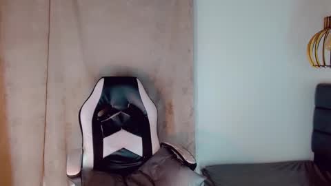 Oriana braom online show from February 2025 02:03:02 AM