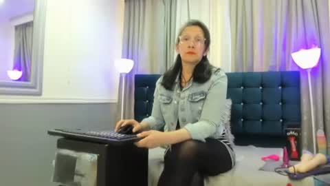 Oriana  online show from April 2026 01:20:01 PM