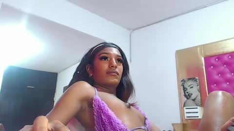 Oriana online show from January 2025 02:56:02 PM