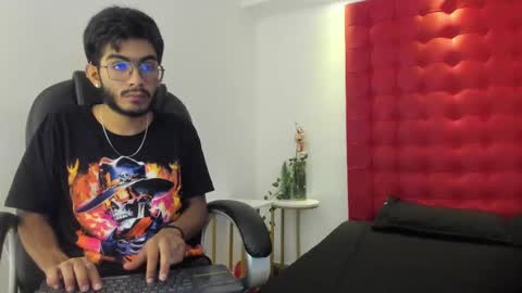 Snapshot of orion_perla chatting on February 2025 04:04:01 AM orion y perla online show from February 2025 04:04:01 AM