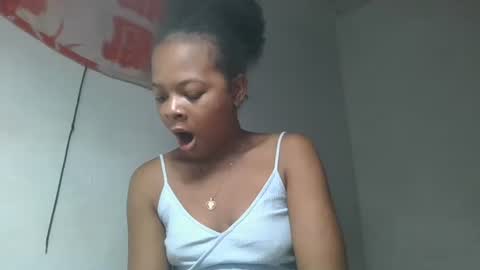 ornellahhh online show from October 2025 01:56:01 PM