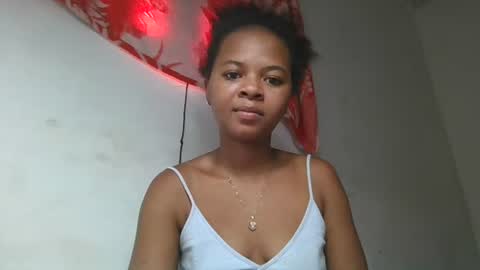 ornellahhh online show from October 2025 10:32:02 AM