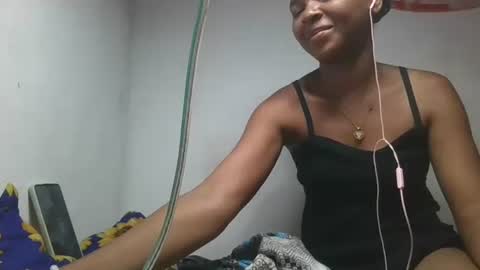 ornellahhh online show from November 2025 10:36:02 AM