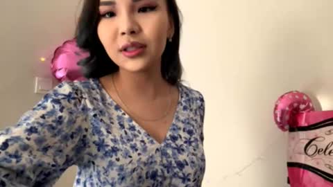 Snapshot of orphaajayi chatting on October 2025 11:03:01 PM Angel online show from October 2025 11:03:01 PM