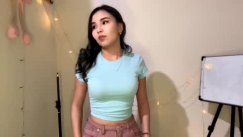 Snapshot of orphaajayi chatting on December 2025 11:30:02 AM Angel online show from December 2025 11:30:02 AM