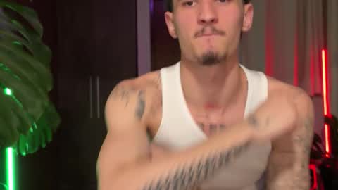 Snapshot of orphoenix chatting on November 2025 10:10:02 PM Phoenix online show from November 2025 10:10:02 PM