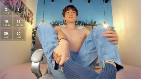 Oscar online show from November 2025 03:43:02 AM