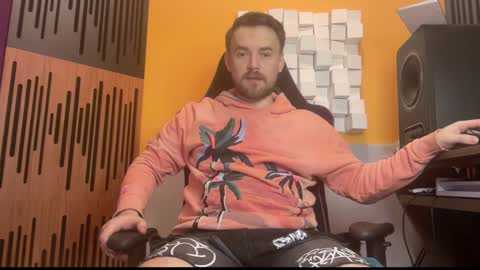 Snapshot of oscarsavage chatting on February 2025 06:31:02 PM Oscar Steel Savage online show from February 2025 06:31:02 PM