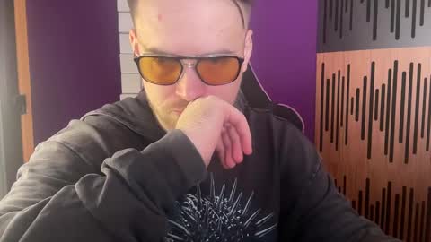 Snapshot of oscarsavage chatting on February 2025 04:25:01 PM Oscar Steel Savage online show from February 2025 04:25:01 PM