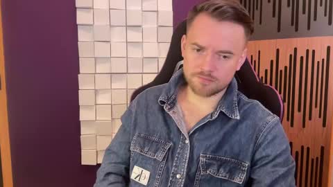 Snapshot of oscarsavage chatting on February 2025 05:14:01 PM Oscar Steel Savage online show from February 2025 05:14:01 PM