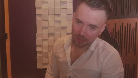 Snapshot of oscarsavage chatting on March 2025 05:18:02 PM Oscar Steel Savage online show from March 2025 05:18:02 PM