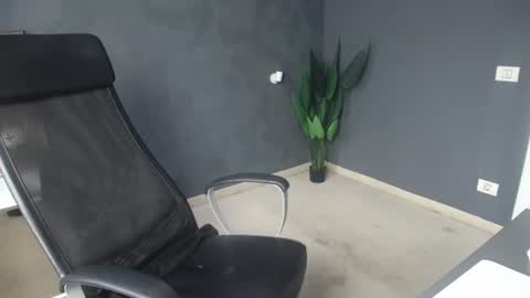 OscarWills online show from July 2026 04:52:01 AM