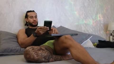 Snapshot of osher_cox chatting on November 2025 02:43:02 AM osher_cox online show from November 2025 02:43:02 AM