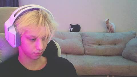 Snapshot of ostin_meoww chatting on December 2024 06:16:01 PM Ostin online show from December 2024 06:16:01 PM