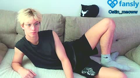 Snapshot of ostin_meoww chatting on January 2025 08:18:02 AM Ostin online show from January 2025 08:18:02 AM