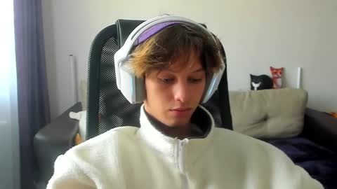 Snapshot of ostin_meoww chatting on September 2025 08:03:02 AM Ostin online show from September 2025 08:03:02 AM