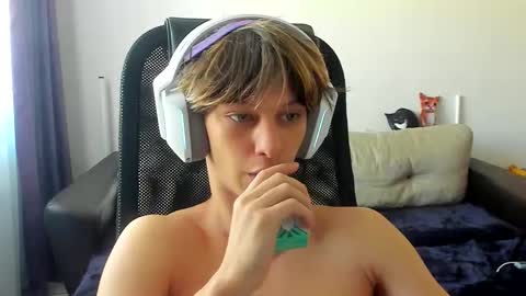 Snapshot of ostin_meoww chatting on September 2025 05:07:01 AM Ostin online show from September 2025 05:07:01 AM