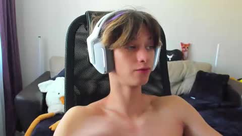 Snapshot of ostin_meoww chatting on September 2025 04:47:01 AM Ostin online show from September 2025 04:47:01 AM
