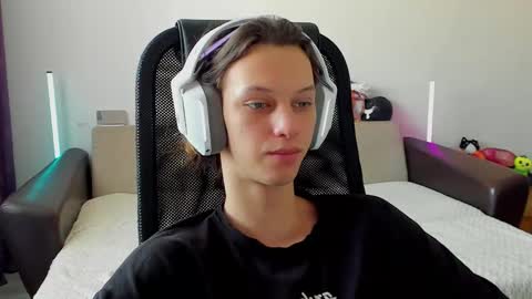 Ostin online show from February 2026 05:15:01 AM