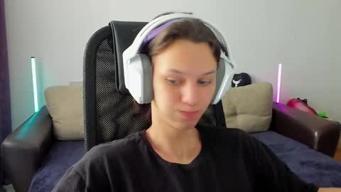 Ostin online show from March 2026 04:58:01 AM