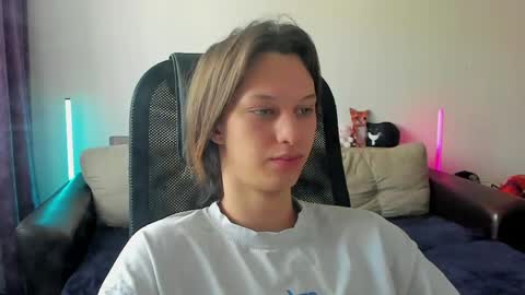 Snapshot of ostin_meoww chatting on May 2026 05:03:02 AM Ostin online show from May 2026 05:03:02 AM