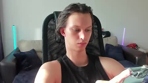Snapshot of ostin_meoww chatting on June 2026 12:33:02 PM Ostin online show from June 2026 12:33:02 PM