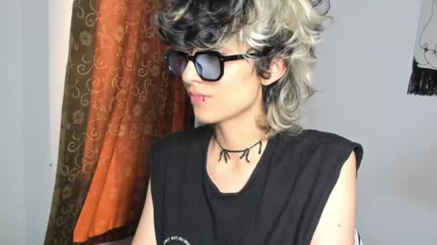 Snapshot of ottoyan_ chatting on December 2024 08:29:01 PM Otto 3 online show from December 2024 08:29:01 PM